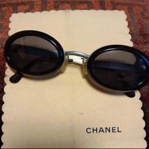 AUTHENTIC VINTAGE CHANEL HYPTONIC SUNGLASSES BLACK 9/10 conidtion